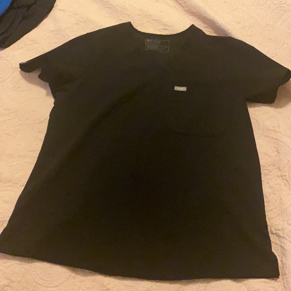 Figs one pocket Cartraina scrub top (black)